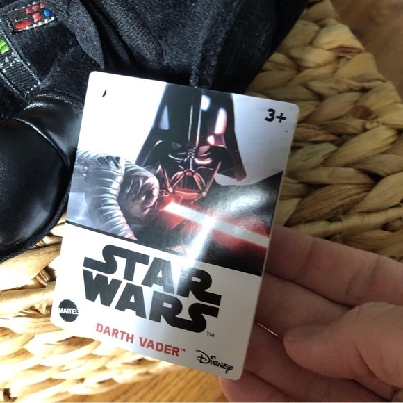 Star Wars: Darth Vader Plush Figure - Picture 5 of 7